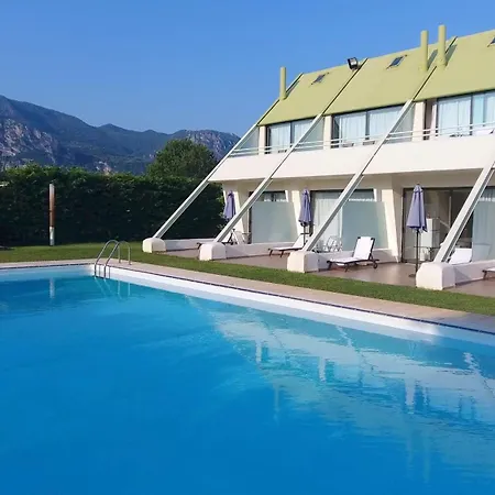 Сasa de vacaciones Village - Swimming Pool